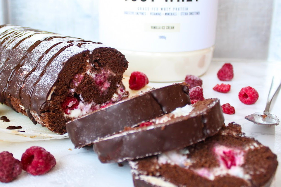 Chocolate-cottage cheese Swiss roll with raspberries