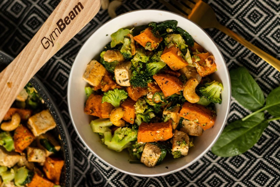Fitness Recipe: Sweet Potato Bowl with Tofu and Cashew Dressing 