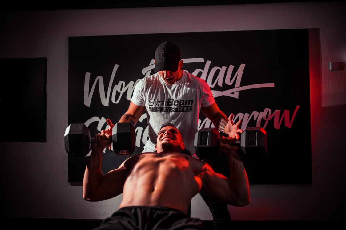 Найкращі вправи для грудей