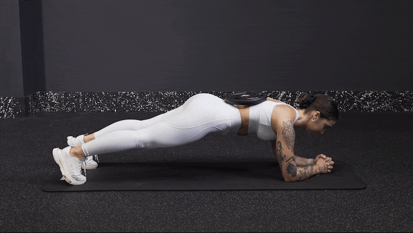 Ako cvičiť plank so záťažou?