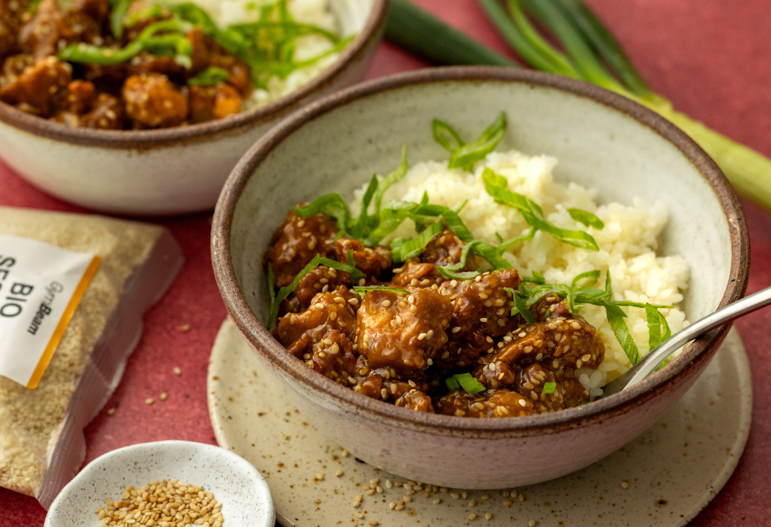 Sezamové tofu s ryžou Sezamové tofu s ryžou