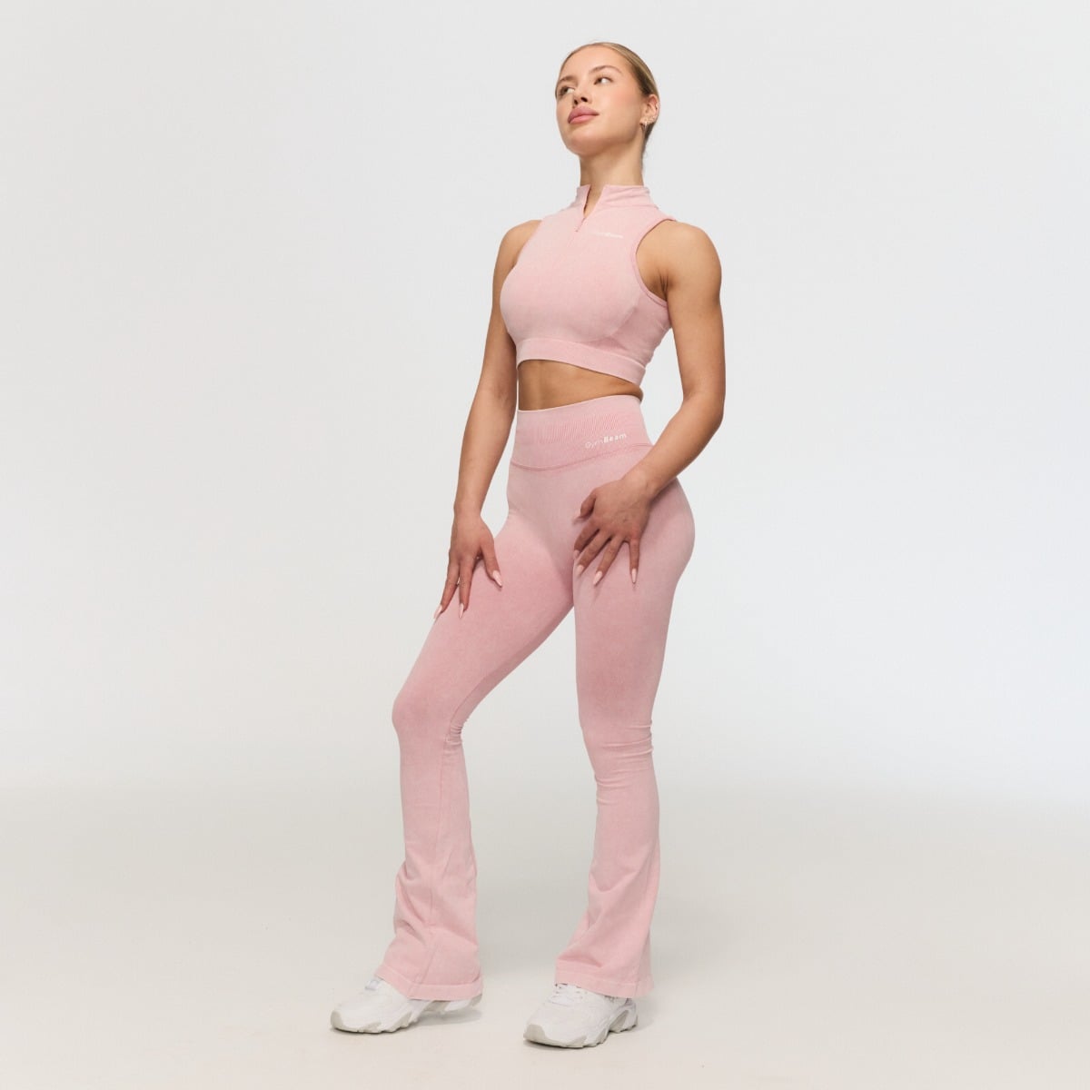 Bezšvová športová podprsenka Fierce Baby Pink - GymBeam