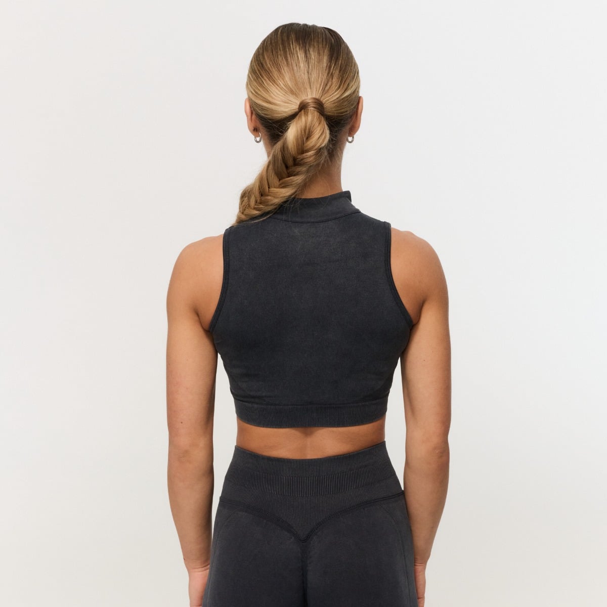 Bezšvová športová podprsenka Fierce Dark Grey - GymBeam