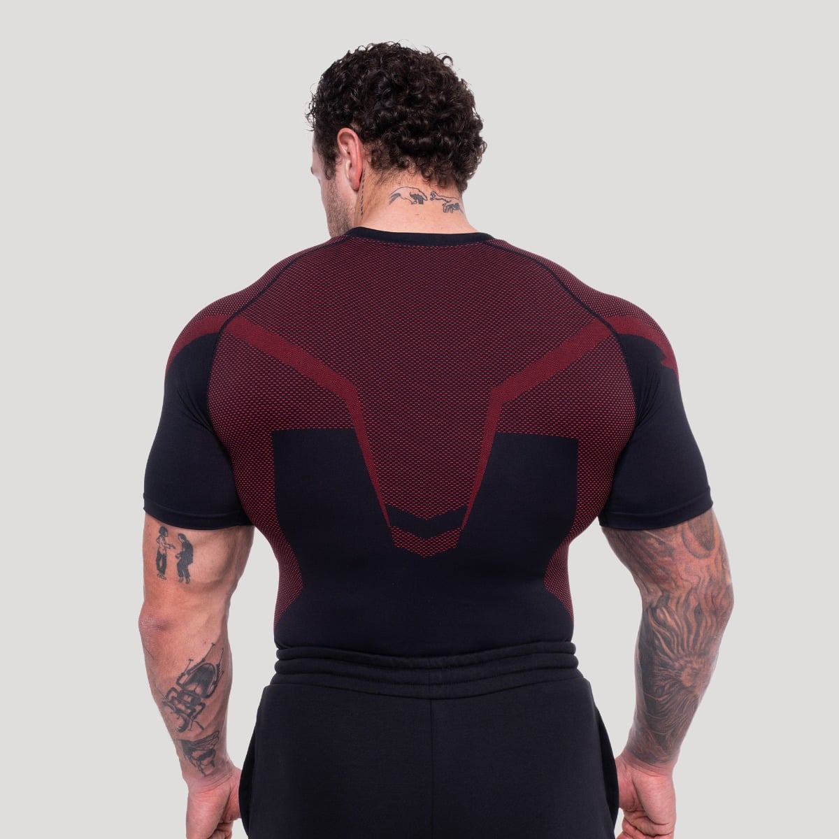 Bezšvové tričko OG1 Black/Red - GymBeam